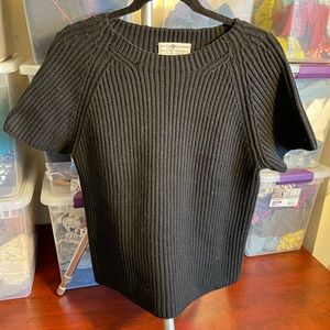 Black knit sweater short sleeve Saks fifth Avenue size L